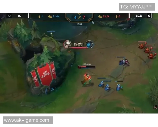 实况足球2014换人技巧解析助你轻松掌控比赛节奏与战术调整