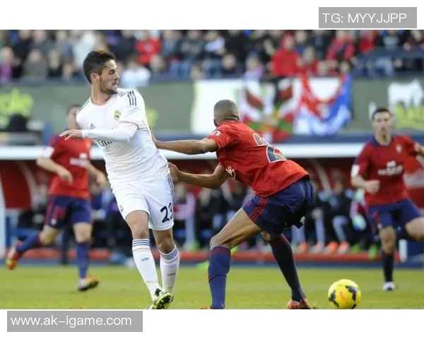 天下足球比拉诺瓦:探索这位传奇教练的战术智慧与执教之路 天下足球比拉诺瓦:探索这位传奇教练的战术智慧与执教之路