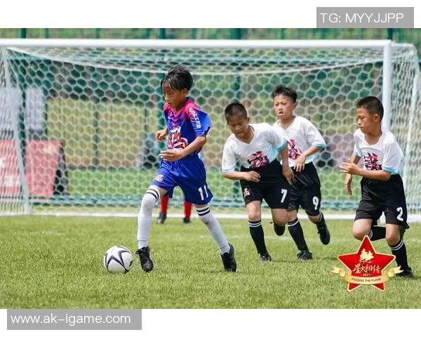 户县足球联赛激情四溢各队争夺冠军荣耀展现青春风采 户县足球联赛激情四溢各队争夺冠军荣耀展现青春风采