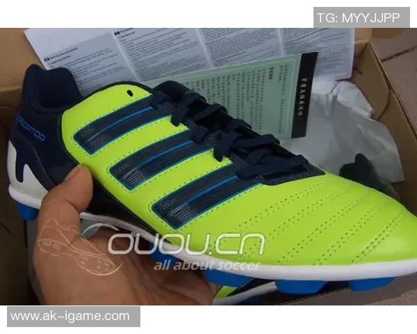 探索阿迪足球鞋官网尽享专业运动装备提升你的比赛表现